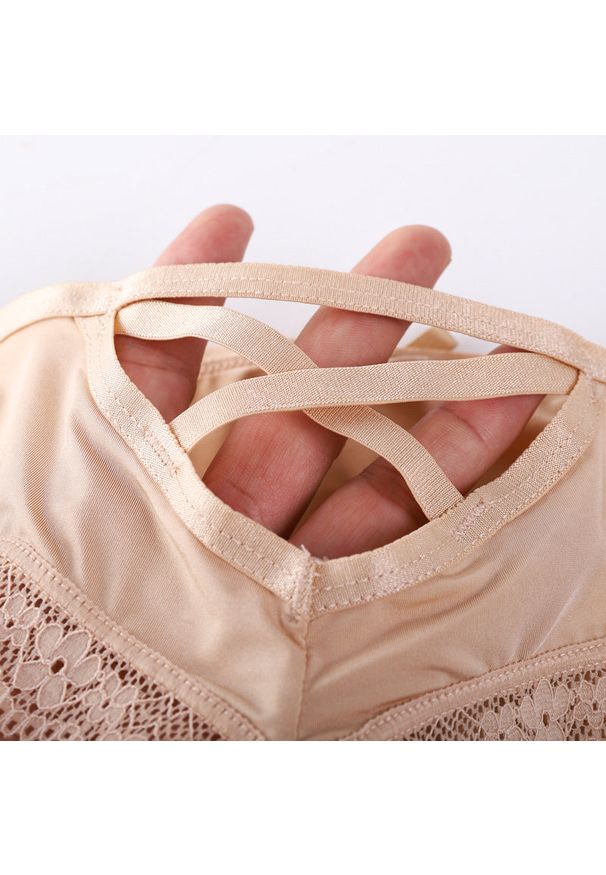 Intica - figi z wycięciem koronkowe eleganckie Friedlinde. Kolor: czerwony. Materiał: koronka