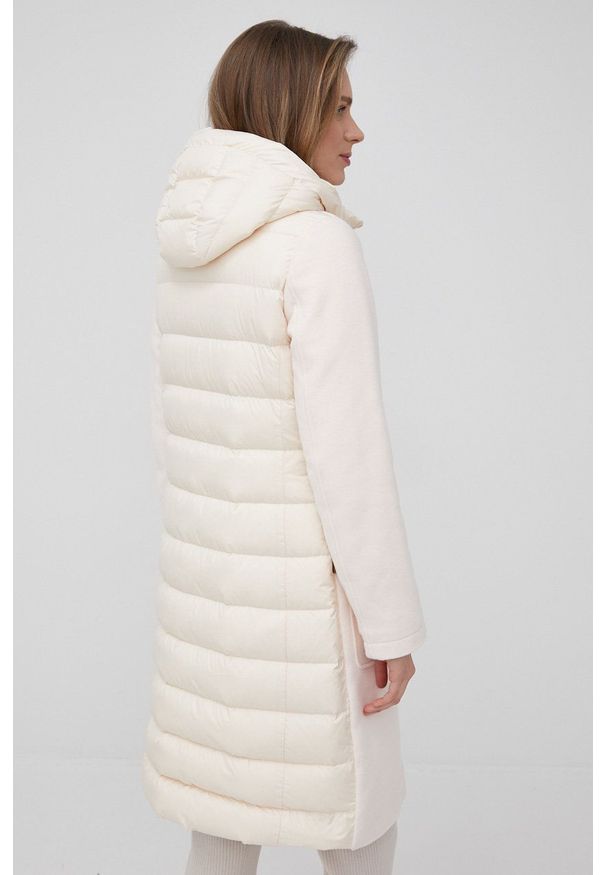 Woolrich płaszcz wełniany kolor kremowy przejściowy. Okazja: na co dzień. Kolor: beżowy. Materiał: wełna. Styl: casual, klasyczny