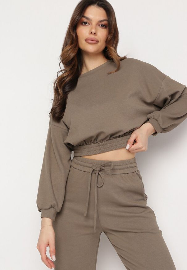 Born2be - Ciemnozielony Komplet Bawełniany Spodnie Szerokie ze Sznurkiem w Pasie i Bluza ze Ściągaczami Urionne. Kolor: zielony. Materiał: bawełna