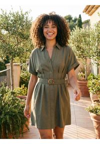 Sinsay - Sukienka z zapięciem na guziki - khaki. Kolor: brązowy #1