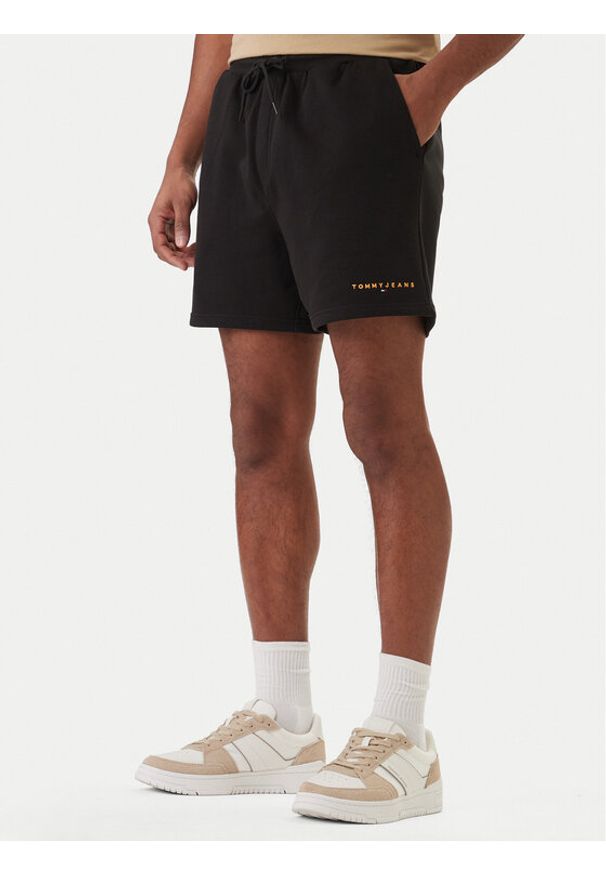 Tommy Jeans Szorty sportowe Contrast Linear DM0DM22697 Czarny Regular Fit. Kolor: czarny. Materiał: bawełna. Styl: sportowy