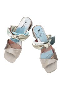 Klapki damskie Anekke, ze skóry naturalnej licowej ozdobny węzeł niski obcas elegancki styl, niebieskie, 42381-457. Kolor: niebieski. Materiał: skóra. Obcas: na obcasie. Styl: elegancki. Wysokość obcasa: niski #4