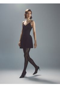 Reserved - Rozkloszowana sukienka - czarny. Kolor: czarny. Materiał: dzianina, bawełna #1