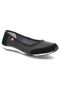 Czarne Baleriny Filippo Wygodne Wsuwane Obuwie Damskie. Okazja: na co dzień. Zapięcie: bez zapięcia. Kolor: czarny. Materiał: skóra. Wzór: aplikacja. Styl: sportowy, klasyczny, elegancki, casual