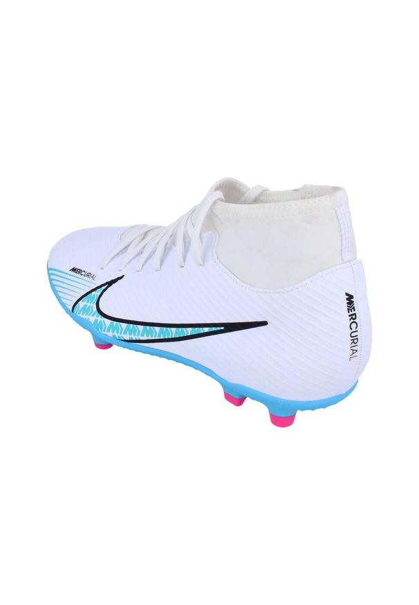 Buty piłkarskie męskie Nike Mercurial Superfly 9 Club Fgmg. Zapięcie: sznurówki. Kolor: wielokolorowy. Materiał: materiał, syntetyk, tkanina. Szerokość cholewki: normalna. Sport: piłka nożna