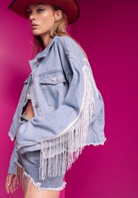 Renee - Niebieskie Jeansowe Szorty z Bawełny High Waist Wykończone Cyrkoniami i Przetarciami Tiamelba. Okazja: na co dzień, na imprezę. Stan: podwyższony. Kolor: niebieski. Materiał: bawełna, jeans. Długość: krótkie. Wzór: aplikacja. Styl: elegancki, casual #6