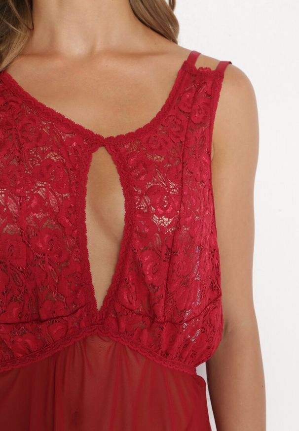 Born2be - Bordowa Koszula Nocna z Wycięciem na Dekolcie i Stringami Prosill. Kolor: czerwony