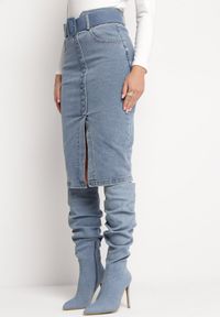 Born2be - Niebieska Ołówkowa Spódnica Midi Jeansowa z Guzikami Rilma. Kolor: niebieski. Materiał: jeans
