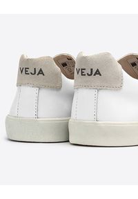 Veja - VEJA - Skórzane sneakersy Esplar. Zapięcie: sznurówki. Kolor: biały. Materiał: zamsz, guma, materiał. Wzór: gładki #2