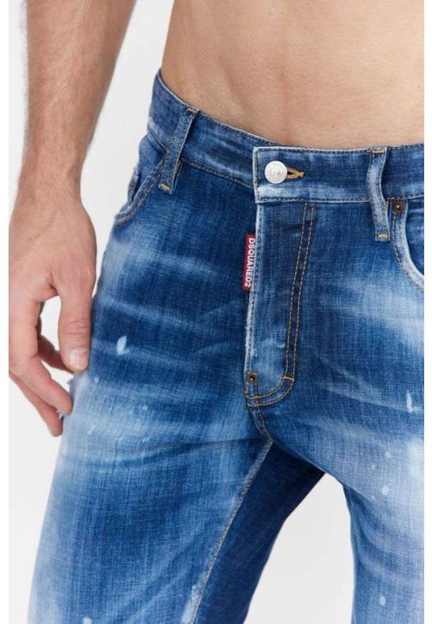 DSQUARED2 Niebieskie jeansy męskie Skater jean. Kolor: niebieski. Wzór: aplikacja