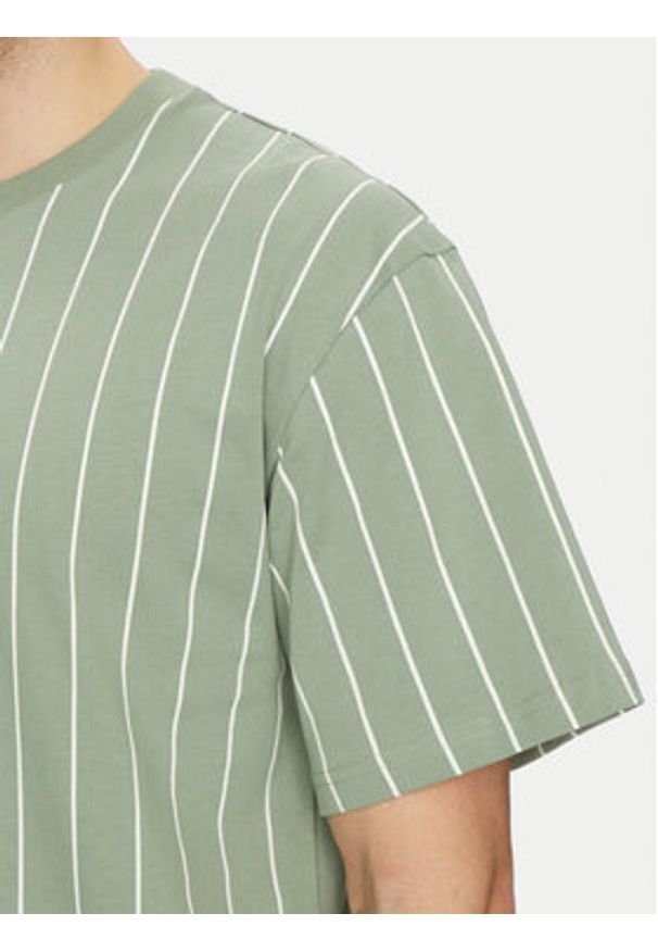 Karl Kani T-Shirt 60300340 Zielony Regular Fit. Kolor: zielony. Materiał: bawełna