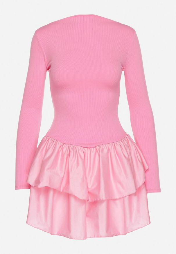 Born2be - Różowa Rozkloszowana Sukienka z Długim Rękawem i Falbanką Reonaria. Okazja: na co dzień. Kolor: różowy. Długość rękawa: długi rękaw. Styl: casual, elegancki