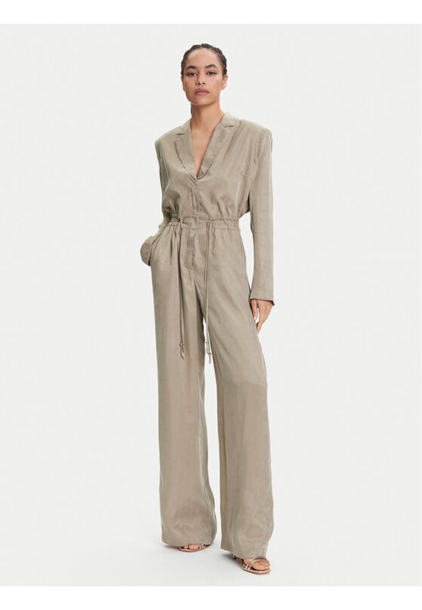 Guess Kombinezon W5YD14 WH5N2 Beżowy Regular Fit. Kolor: beżowy. Materiał: syntetyk
