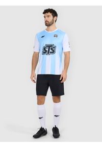 4f - 4F Koszulka klubowa wyjazdowa z sezonu 2025/26 z możliwością personalizacji męska 4F x Mazur Radzymin - niebieska L. Kolor: niebieski. Materiał: dzianina, skóra. Długość: długie. Wzór: napisy. Sezon: lato. Styl: klasyczny #2