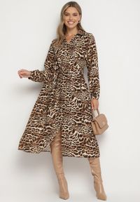 Born2be - Brązowa Sukienka z Wiskozą o Koszulowym Kroju z Wiązanym Paskiem w Panterkę Raivenne. Typ kołnierza: dekolt w kształcie V. Kolor: brązowy. Materiał: wiskoza. Wzór: motyw zwierzęcy. Typ sukienki: koszulowe. Styl: elegancki #4