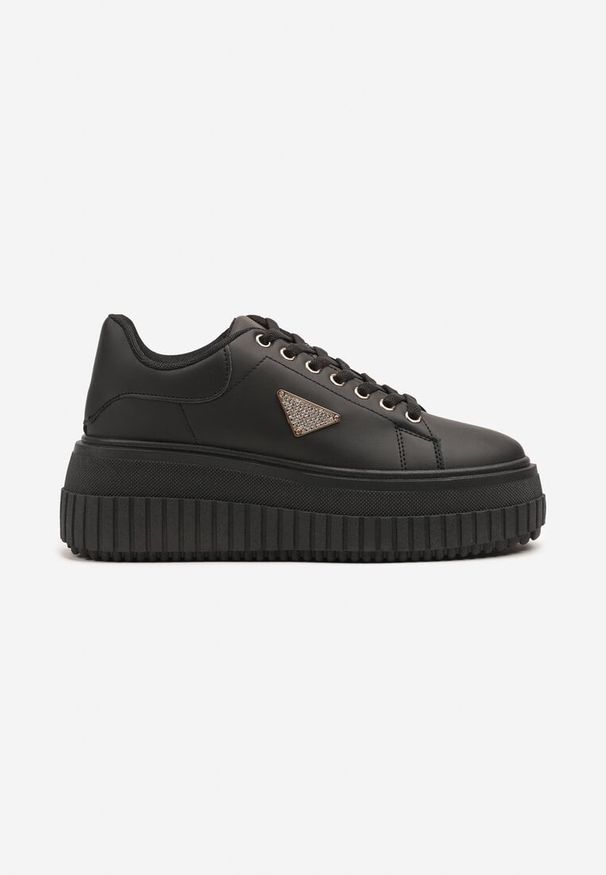 Renee - Czarne Sneakersy na Tłoczonej Platformie Zdobione Metaliczną Aplikacją Fidania. Okazja: na co dzień. Kolor: czarny. Materiał: jeans. Wzór: aplikacja. Obcas: na platformie