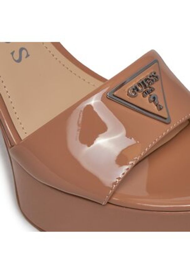 Guess Sandały Seton FLPSET PAT03 Beżowy. Kolor: beżowy. Materiał: skóra, lakier