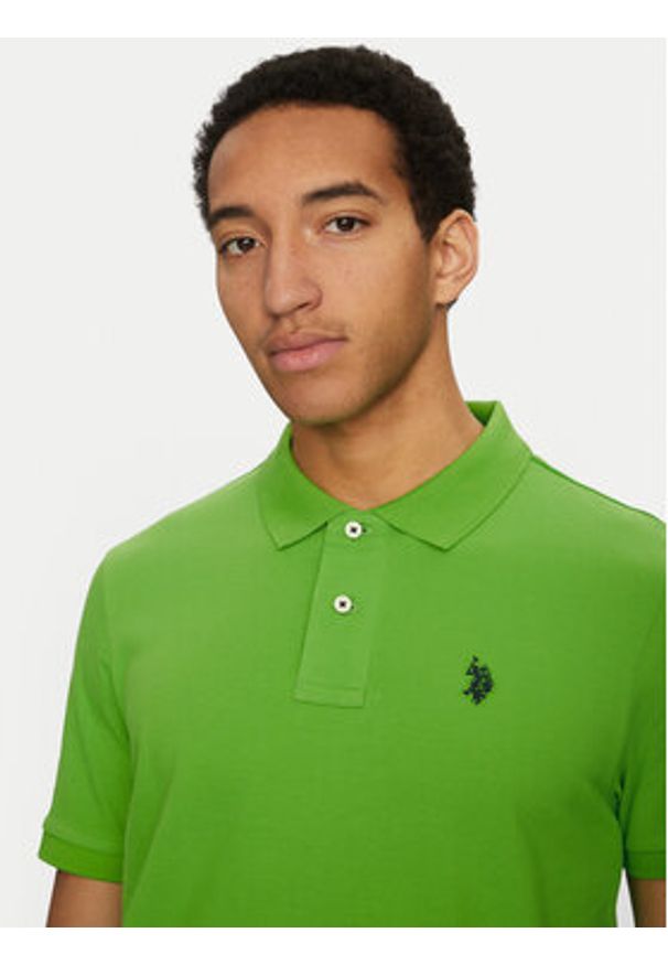 U.S. Polo Assn. Polo MUP3637 Zielony Regular Fit. Typ kołnierza: polo. Kolor: zielony. Materiał: bawełna