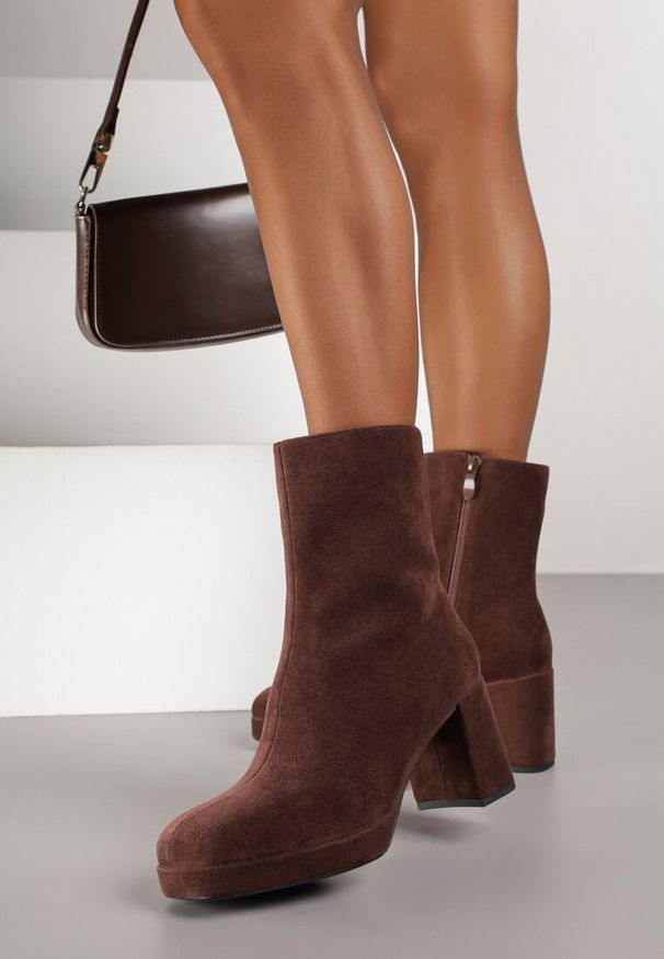 Born2be - Brązowe Botki Vices na Obcasie i Platformie z Kwadratowym Noskiem Faliresa. Okazja: na co dzień. Kolor: brązowy. Obcas: na obcasie. Styl: casual, elegancki. Wysokość obcasa: średni