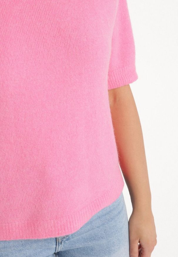 Born2be - Różowy Sweter z Wełną z Krótkim Rękawem Dannoria. Okazja: na co dzień. Kolor: różowy. Materiał: wełna. Długość rękawa: krótki rękaw. Długość: krótkie. Styl: elegancki, casual