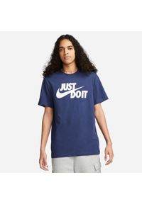 Koszulka sportowa męska Nike Just DO IT Swoosh. Kolor: niebieski. Długość rękawa: krótki rękaw. Długość: krótkie