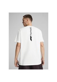 Puma - Męska koszulka F1® ESS+ o luźnym kroju z grafiką PUMA White. Kolor: biały