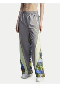 Adidas by Stella McCartney - adidas by Stella McCartney Spodnie dresowe Earth Collage JG5794 Szary Loose Fit. Kolor: szary. Materiał: syntetyk