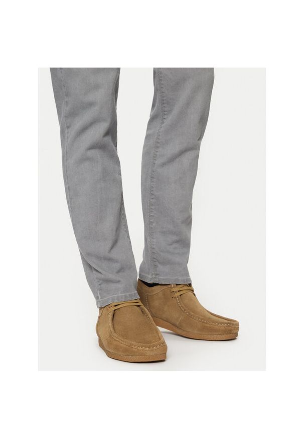 Mokasyny Clarks. Kolor: brązowy