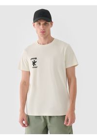 4f - 4F T-shirt regular z nadrukiem męski - beżowy M. Okazja: na co dzień. Kolor: beżowy. Materiał: bawełna, jersey, dzianina. Długość rękawa: krótki rękaw. Długość: krótkie. Wzór: nadruk. Styl: klasyczny, sportowy, casual