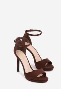 Renee - Brązowe Sandały na Szpilce z Imitacji Zamszu z Zapięciem na Klamerkę przy Pasku Odesei. Zapięcie: pasek. Kolor: brązowy. Materiał: zamsz. Obcas: na szpilce. Styl: elegancki. Wysokość obcasa: wysoki #8