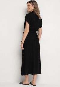 Born2be - Czarna Sukienka Koszulowa z Wiskozy i Lnu Wiązana w Talii z Kieszeniami Efrasira. Okazja: na co dzień. Kolor: czarny. Materiał: len, wiskoza. Typ sukienki: koszulowe. Styl: casual, elegancki #4