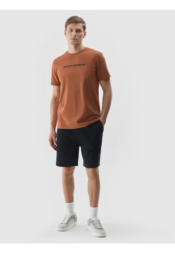 4f - 4F T-shirt z nadrukiem męski - brązowy M. Okazja: na co dzień. Kolor: brązowy. Materiał: bawełna, jersey, dzianina. Długość rękawa: krótki rękaw. Długość: krótkie. Wzór: nadruk. Styl: sportowy, klasyczny, casual