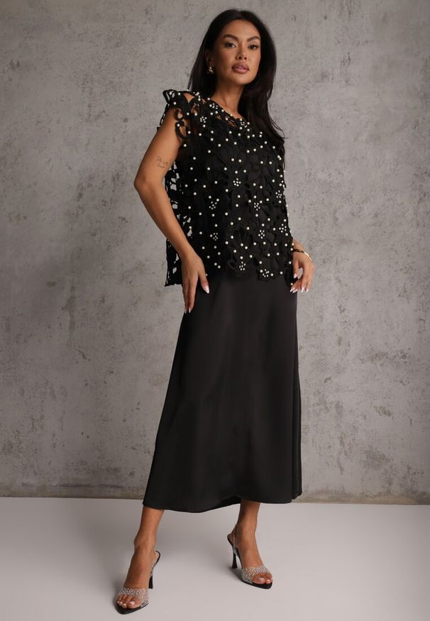 Renee - Czarna Bawełniano-Wiskozowa Sukienka Slip Dress z Ozdobną Narzutką Sagossia. Okazja: na co dzień. Kolor: czarny. Materiał: wiskoza, bawełna. Długość rękawa: na ramiączkach. Wzór: aplikacja. Styl: casual