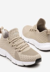Born2be - Beżowe Wsuwane Buty Sportowe Sneakersy z Siateczki na Tłoczonej Podeszwie Salafina. Okazja: na co dzień. Zapięcie: bez zapięcia. Kolor: beżowy