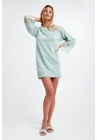 Twinset Milano - Sukienka TWINSET. Typ kołnierza: dekolt w łódkę. Materiał: bawełna, koronka. Długość: mini #1