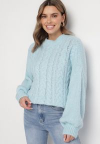 Born2be - Niebieski Sweter z Wełną Zdobiony Warkoczowym Splotem Lakkaria. Okazja: na co dzień. Kolor: niebieski. Materiał: wełna. Długość rękawa: długi rękaw. Długość: długie. Wzór: aplikacja, ze splotem. Styl: elegancki, casual #3