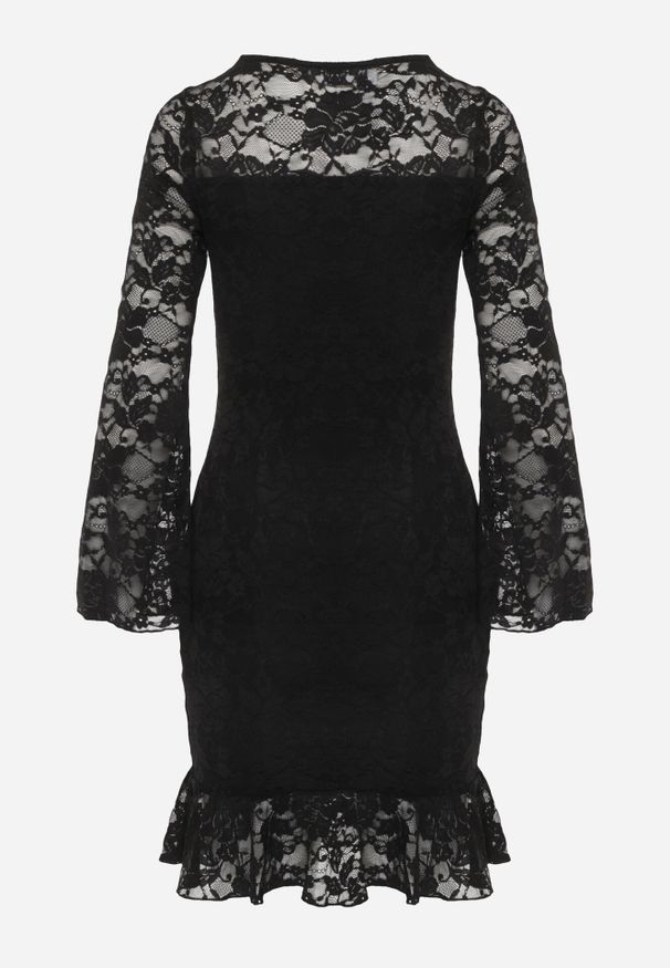 Born2be - Czarna Koronkowa Sukienka z Wiskozą Zdobiona Falbanami u Dołu i przy Rękawach Prisea. Okazja: na co dzień, na randkę, na wesele, na ślub cywilny. Typ kołnierza: kołnierz z falbankami. Kolor: czarny. Materiał: wiskoza, koronka. Wzór: aplikacja. Typ sukienki: proste. Styl: elegancki, casual