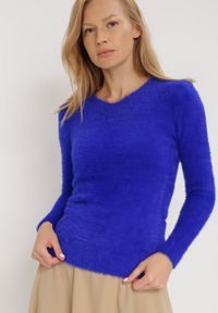 Born2be - Granatowy Sweter Wełniany Panaris. Typ kołnierza: dekolt w serek. Kolekcja: plus size. Kolor: niebieski. Materiał: wełna. Styl: klasyczny #5