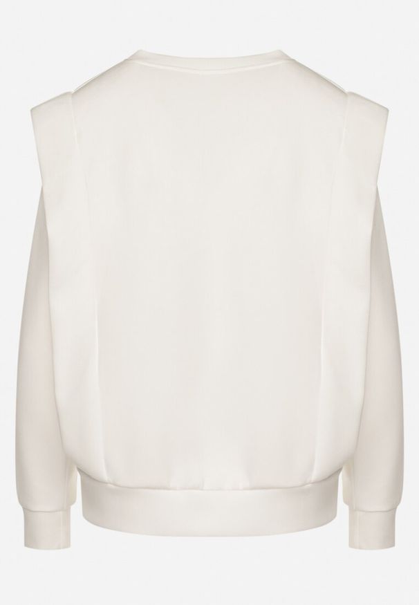 Born2be - Biała Bluza z Wiskozą z Podkreśloną Linią Ramion Alithra. Okazja: na co dzień. Kolor: biały. Materiał: wiskoza. Wzór: aplikacja. Styl: klasyczny, casual, elegancki