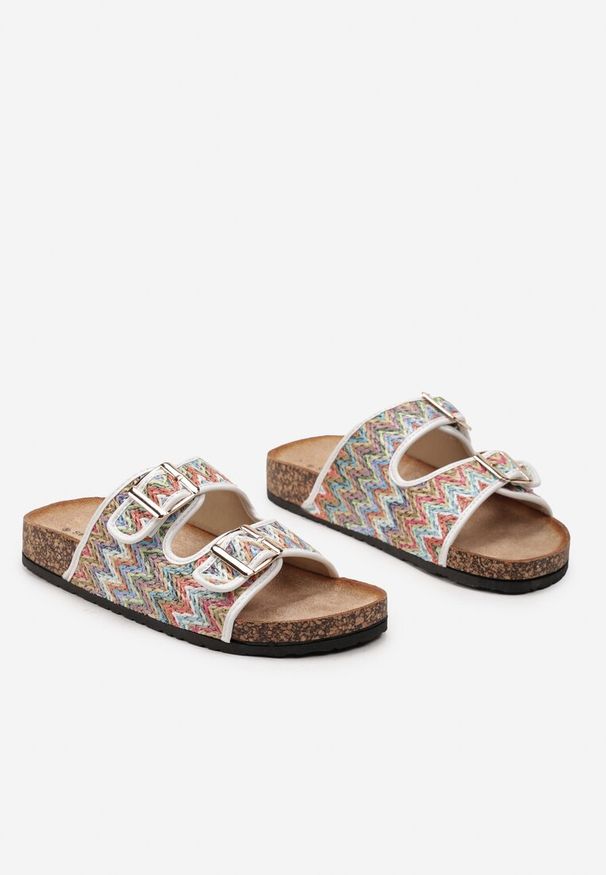 Renee - Białe Klapki Ozdobione Plecionymi Sznurkami na Paskach Oliria. Kolor: biały. Wzór: aplikacja. Styl: boho