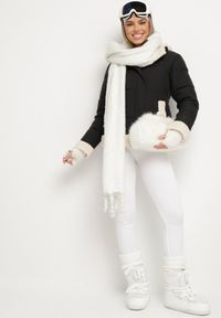 Born2be - Czarna Pikowana Kurtka o Prostym Kroju z Kapturem Obszyta Ozdobnym Futerkiem Ettelinea. Okazja: na co dzień. Typ kołnierza: kaptur. Kolor: czarny. Materiał: futro. Styl: casual #5