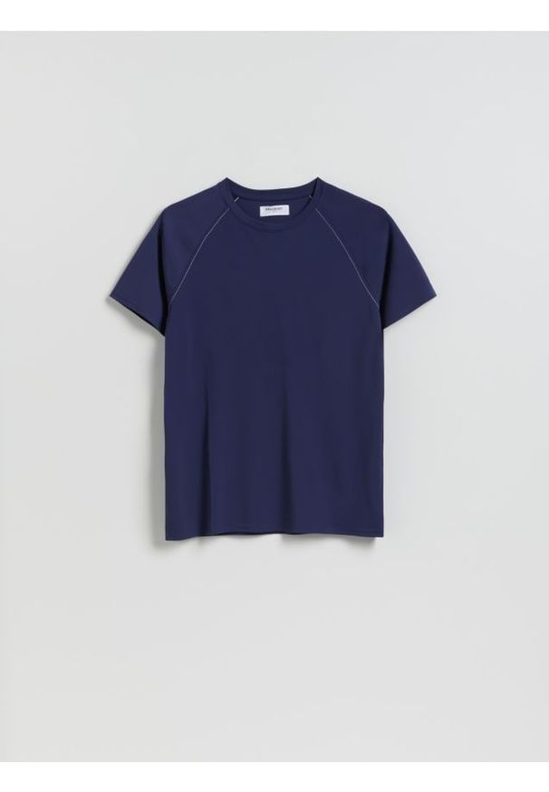 Reserved - T-shirt slim fit z wiskozą - granatowy. Kolor: niebieski. Materiał: wiskoza