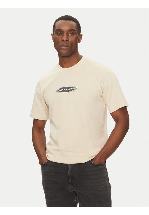 Jack & Jones - Jack&Jones T-Shirt Pacer 12273880 Beżowy Relaxed Fit. Kolor: beżowy. Materiał: bawełna