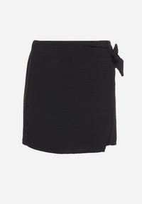 Born2be - Czarne Szorty z Gumką w Pasie i Paskami z Asymetryczną Falbanką Biozara. Kolor: czarny. Materiał: jedwab. Sezon: lato. Styl: elegancki #7