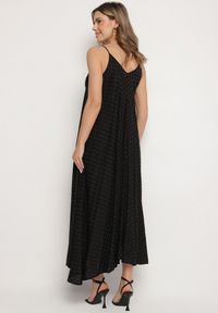 Born2be - Czarna Rozkloszowana Sukienka z Wiskozy z Cyrkoniami Ellitana. Okazja: na co dzień. Kolor: czarny. Materiał: wiskoza. Sezon: lato. Styl: elegancki, casual, klasyczny #3