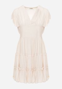 Renee - Beżowa Taliowana Sukienka Mini Ozdobiona Falbankami Salleni. Okazja: na co dzień. Typ kołnierza: kołnierz z falbankami. Kolor: beżowy. Materiał: wiskoza. Wzór: aplikacja. Styl: casual. Długość: mini #5