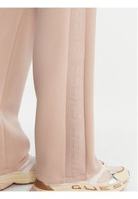 Guess Spodnie dresowe V3RB21 K7UW2 Beżowy Regular Fit. Kolor: beżowy. Materiał: syntetyk #5