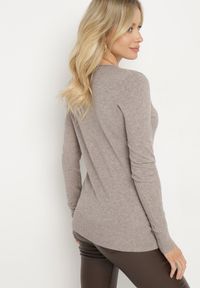 Born2be - Ciemnoszary Sweter Klasyczny z Trójkątnym Dekoltem z Domieszką Kaszmiru Taielle. Okazja: do pracy, na co dzień. Kolor: beżowy. Materiał: kaszmir. Styl: klasyczny #3