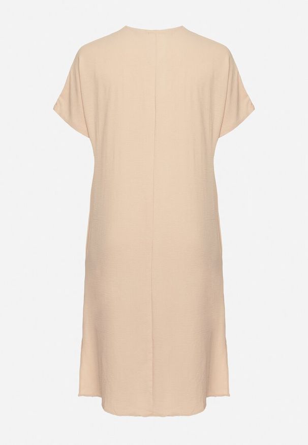 Born2be - Beżowa Sukienka z Bawełną o Pudełkowym Kroju z Ozdobnym Marszczeniem Telisea. Okazja: na co dzień. Kolor: beżowy. Materiał: bawełna. Sezon: lato. Typ sukienki: proste. Styl: casual, klasyczny