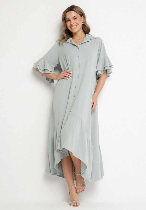 Born2be - Jasnozielona Sukienka Koszulowa z Ozdobną Falbanką Daviravie. Okazja: na co dzień. Kolor: zielony. Typ sukienki: koszulowe. Styl: klasyczny, casual, elegancki